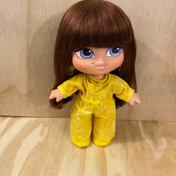 Beautiful Bratz Baby Yasmin 12” Vinyl - Picture 3 of 8